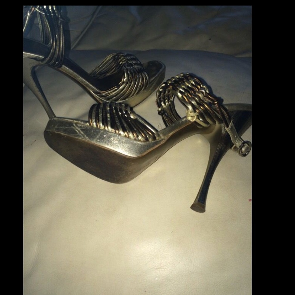 Sandals - Picture 2 of 3